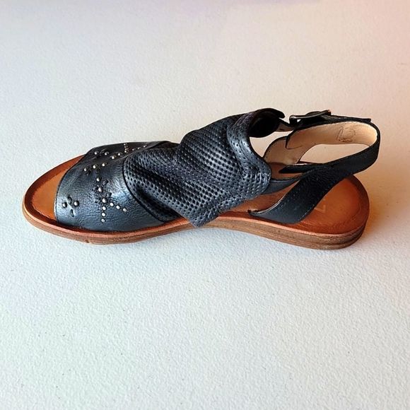 NWT Miz Mooz NYC Fifi Sandal in Black - Picture 2 of 7